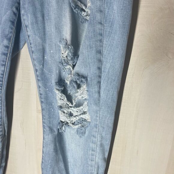 Judy Blue distressed light wash jeans frayed hem, size 14w - Picture 4 of 16